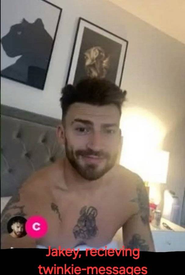 1_Jake-Quickenden-thrills-fans-as-he-charges-just-£14-for-topless-personalised-messages-from-h...jpg
