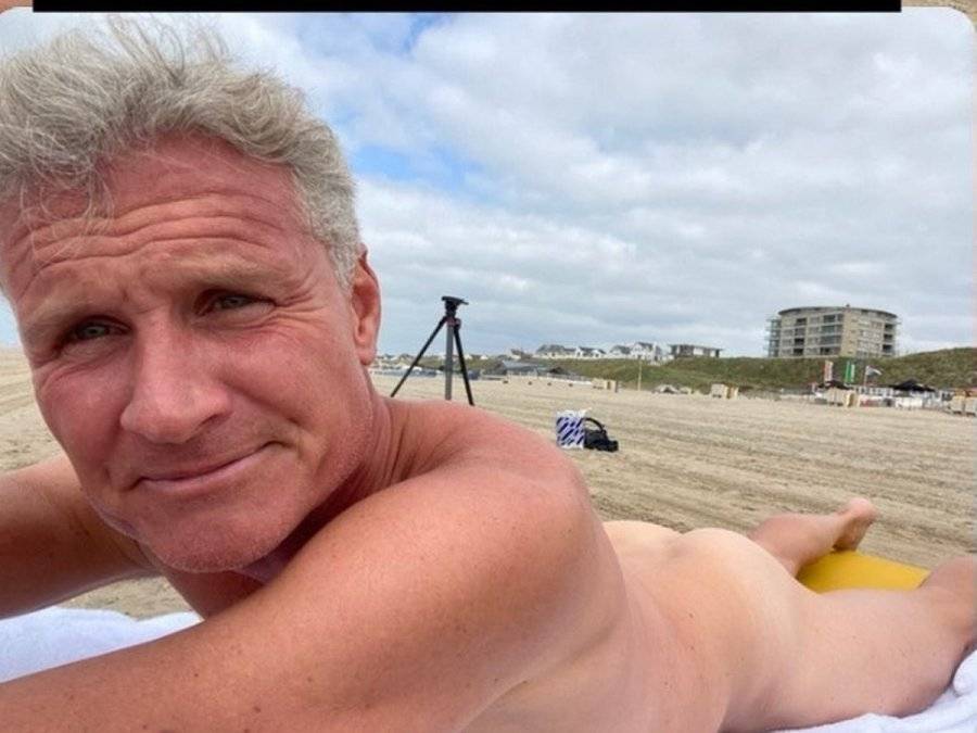 1_STAR-David-Coulthard-gets-bum-out-on-nudist-beach-in-cheeky-Instagram-snap.jpg