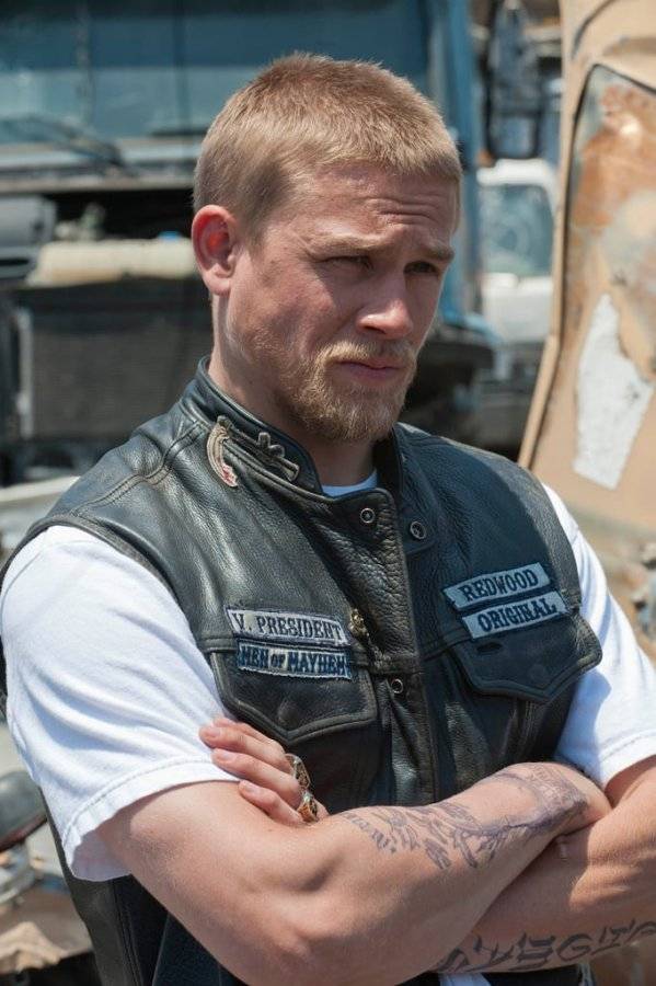 Charlie-Hunnam-Sons-Anarchy-Pictures.jpeg.jpg