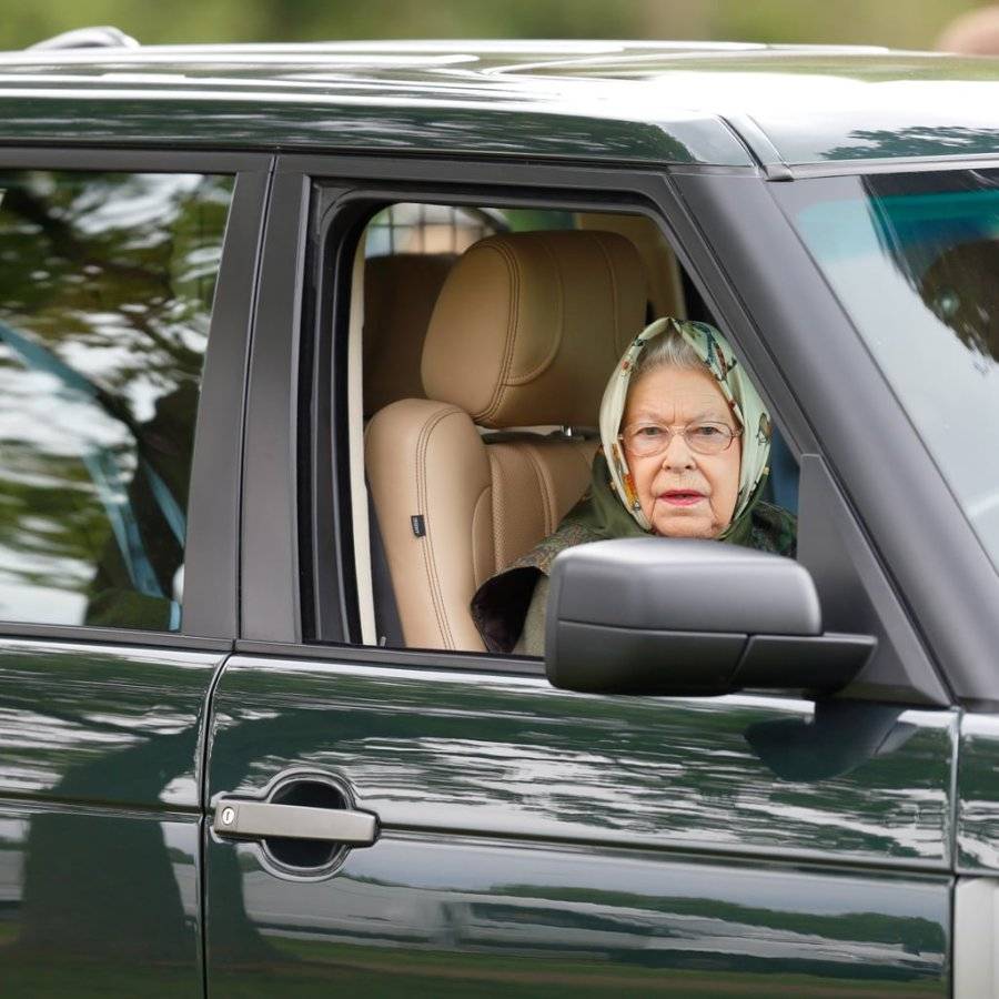 Does-Queen-Elizabeth-II-Know-How-Drive.jpg