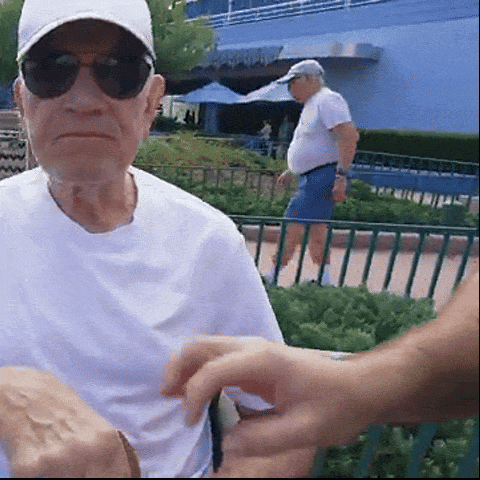 ezgif-658a0e7236c90dc4.gif
