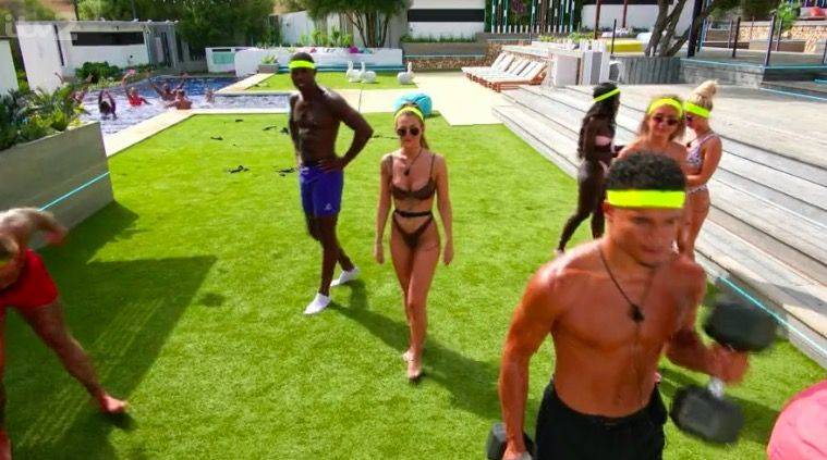 love-island-fans-can-t-stop-laughing-at-toby-doing-weights-after-losing-sports-day-1627299036.jpg
