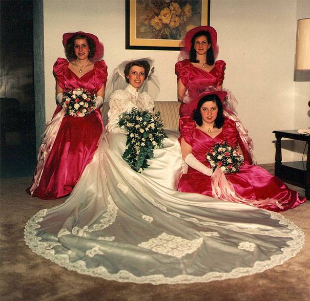 old-fashioned-funny-bridesmaids-dresses-10-5ae2fb70bcfc5__605.jpg
