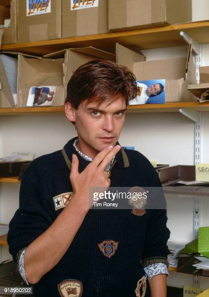 phillip-schofield-sniffing-his-dirty-fingers.jpg