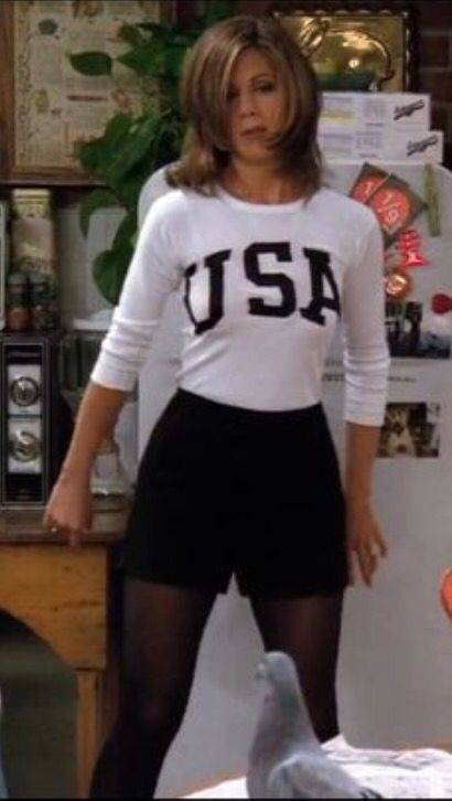 Rachel Green in shorts.jpg