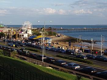 Southend_Seafront_and_Pier_-_geograph.org.uk_-_227230.jpg
