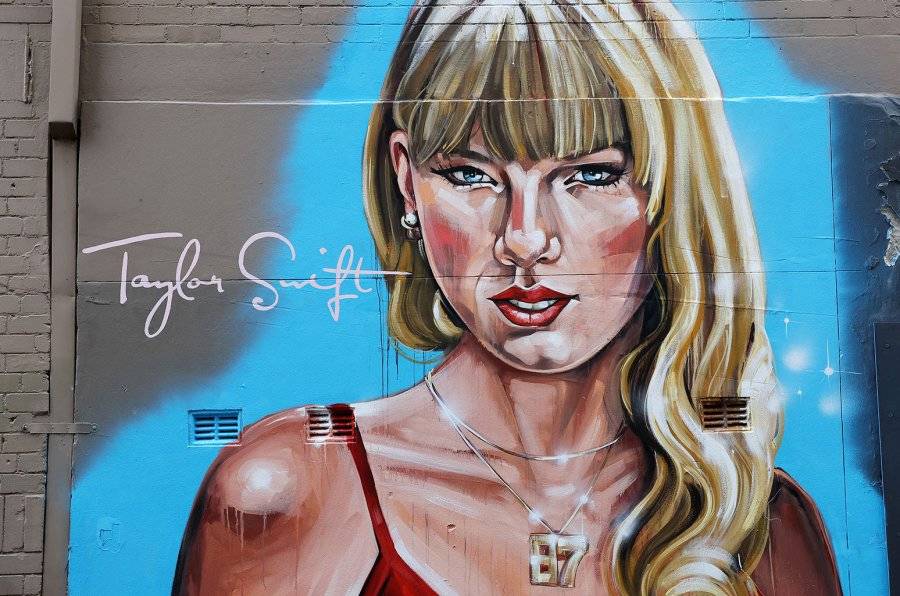 taylor-swift-mural-sydney-2024-billboard-1548.jpg
