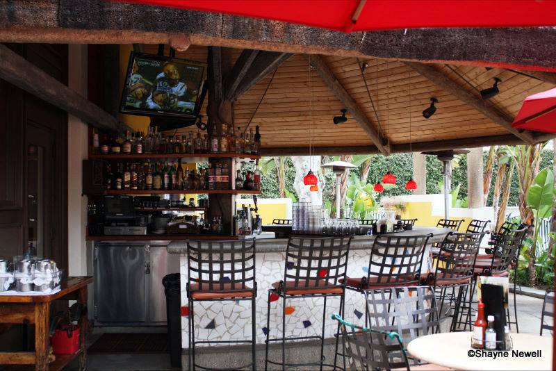 Tortilla-Jos-outdoor-bar-area.jpg