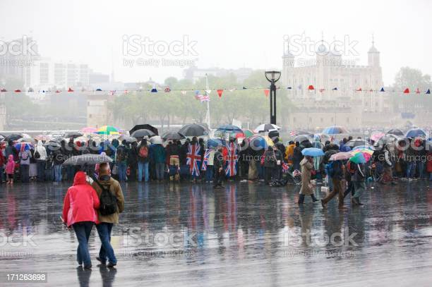 uring-rain-at-queens-diamond-jubilee-river-pageant.jpg