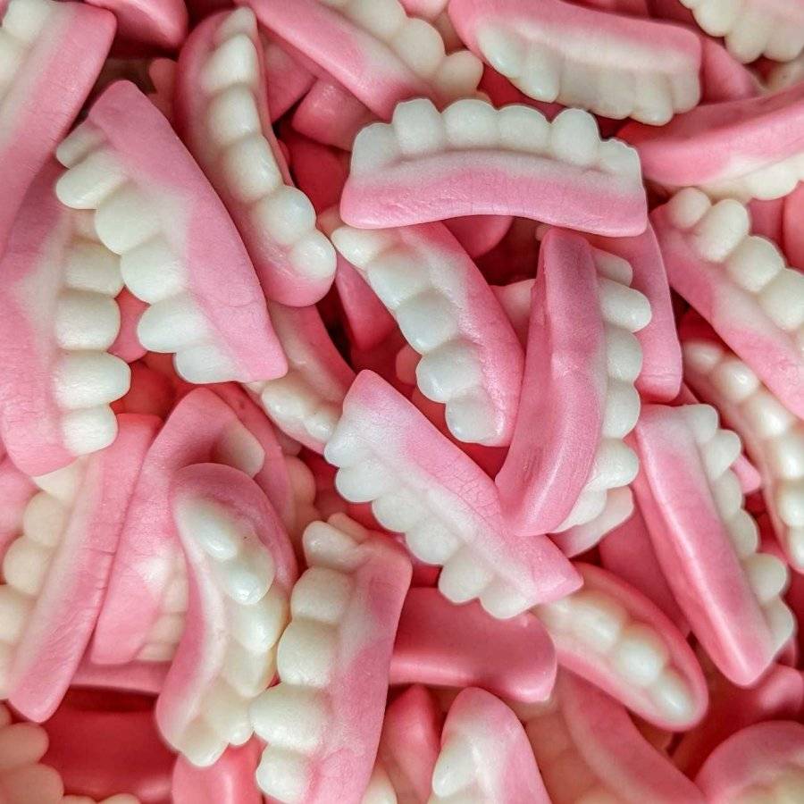 Vegan-sweets-gummy-teeth_1.jpg