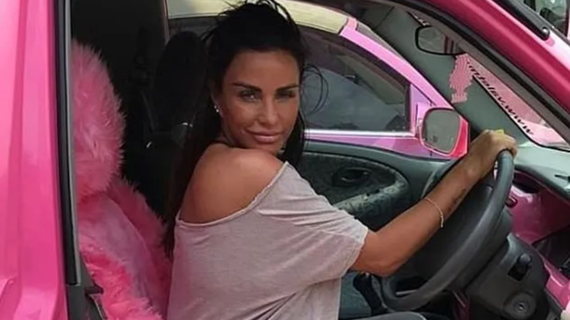 Katie Price #305 A free fake party for the grifting bint, why is